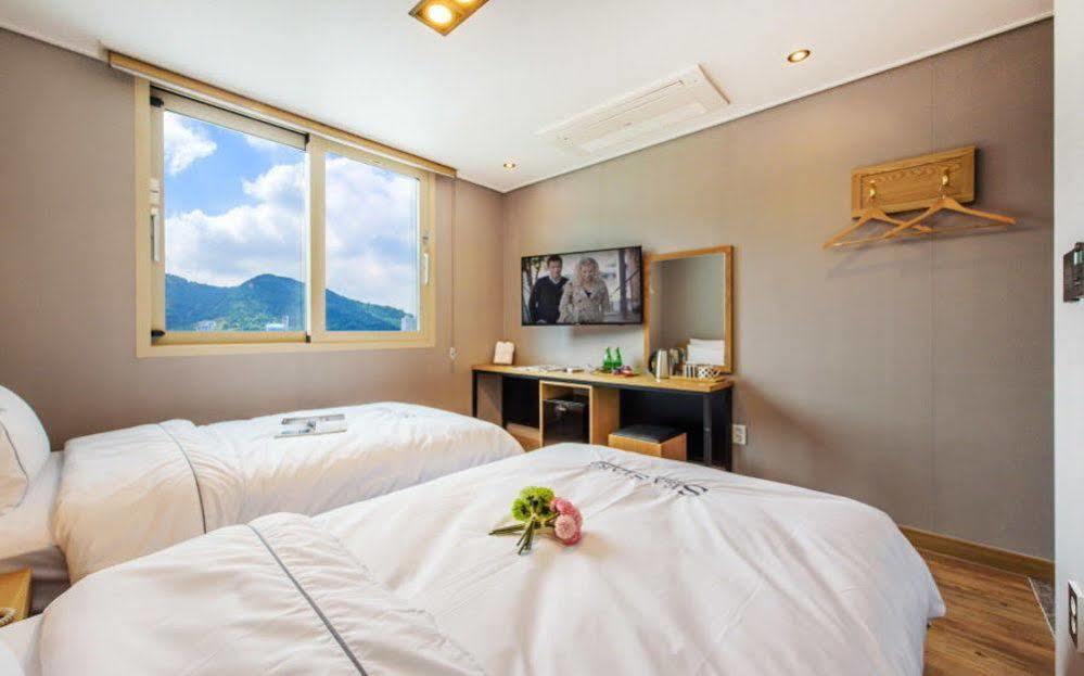 Sea Star Hostel يوسو المظهر الخارجي الصورة