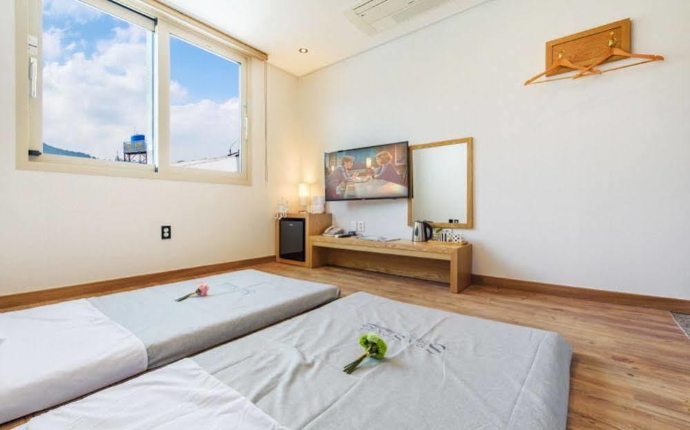 Sea Star Hostel يوسو المظهر الخارجي الصورة